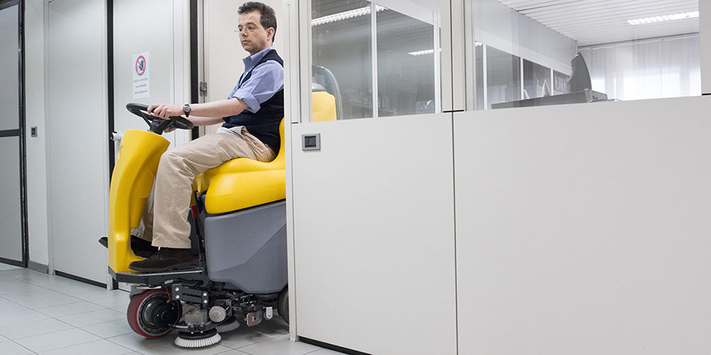 Wynajem maszyn czyszczących Wypożyczanie maszyn czyszczących