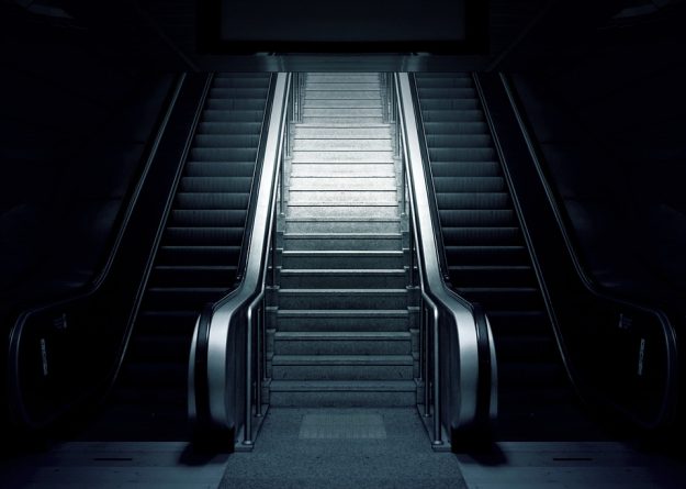 Czyszczenie schodów ruchomych