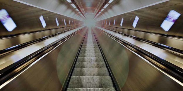 Maszyna do czyszczenia schodów ruchomych